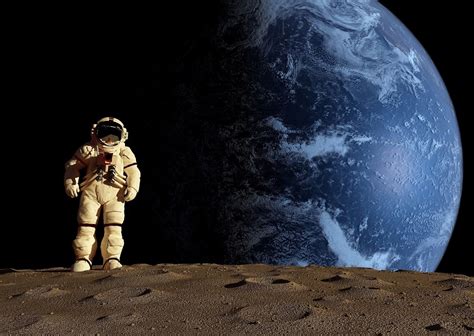  El Hombre de la Luna una exploración etérea de lo divino y lo humano